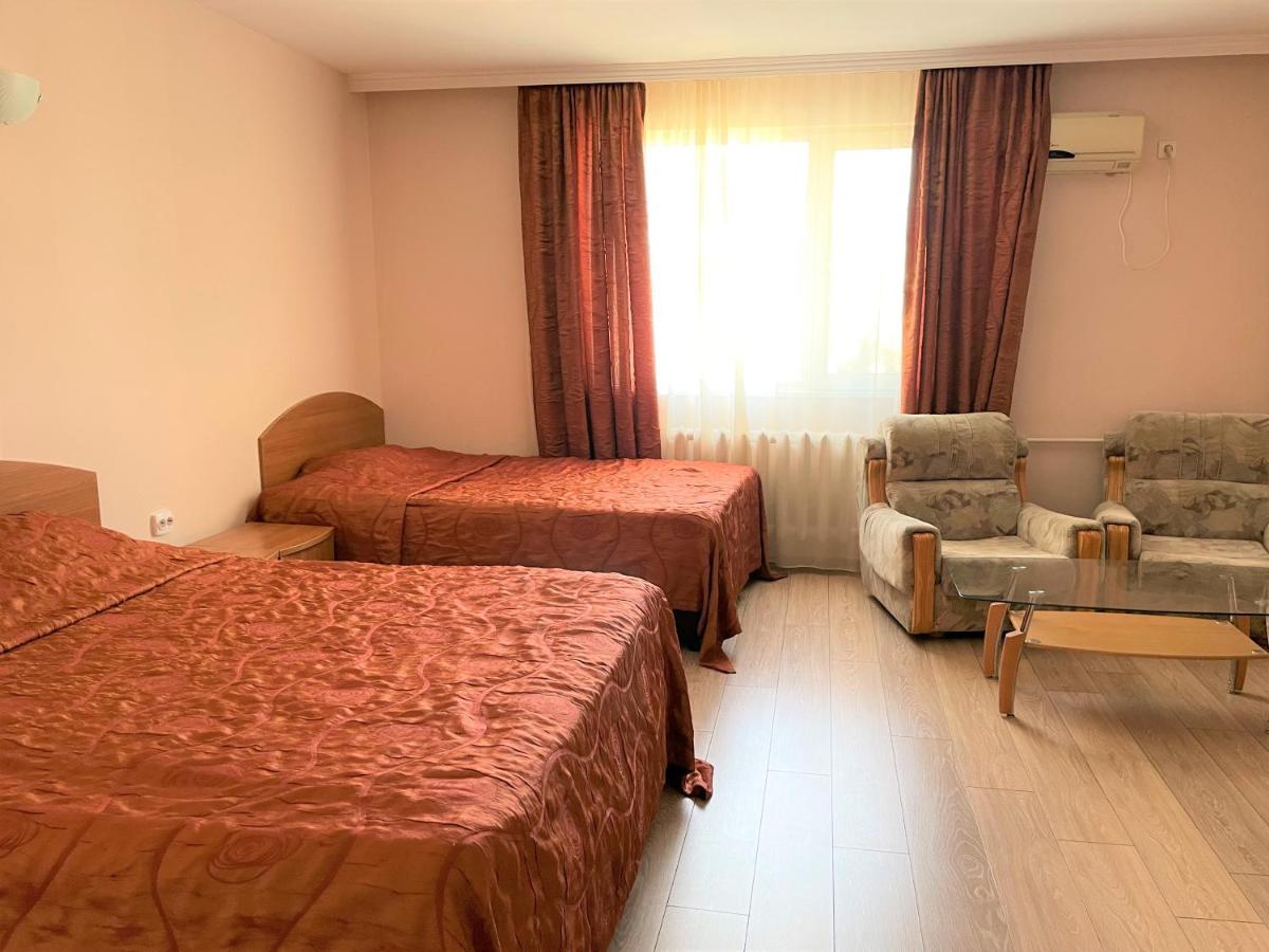 Family Hotel Central Μπουργκάς Εξωτερικό φωτογραφία