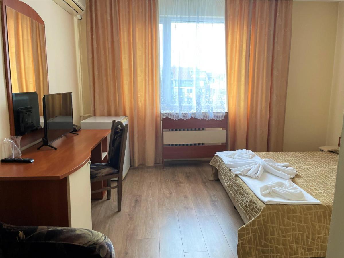 Family Hotel Central Μπουργκάς Εξωτερικό φωτογραφία