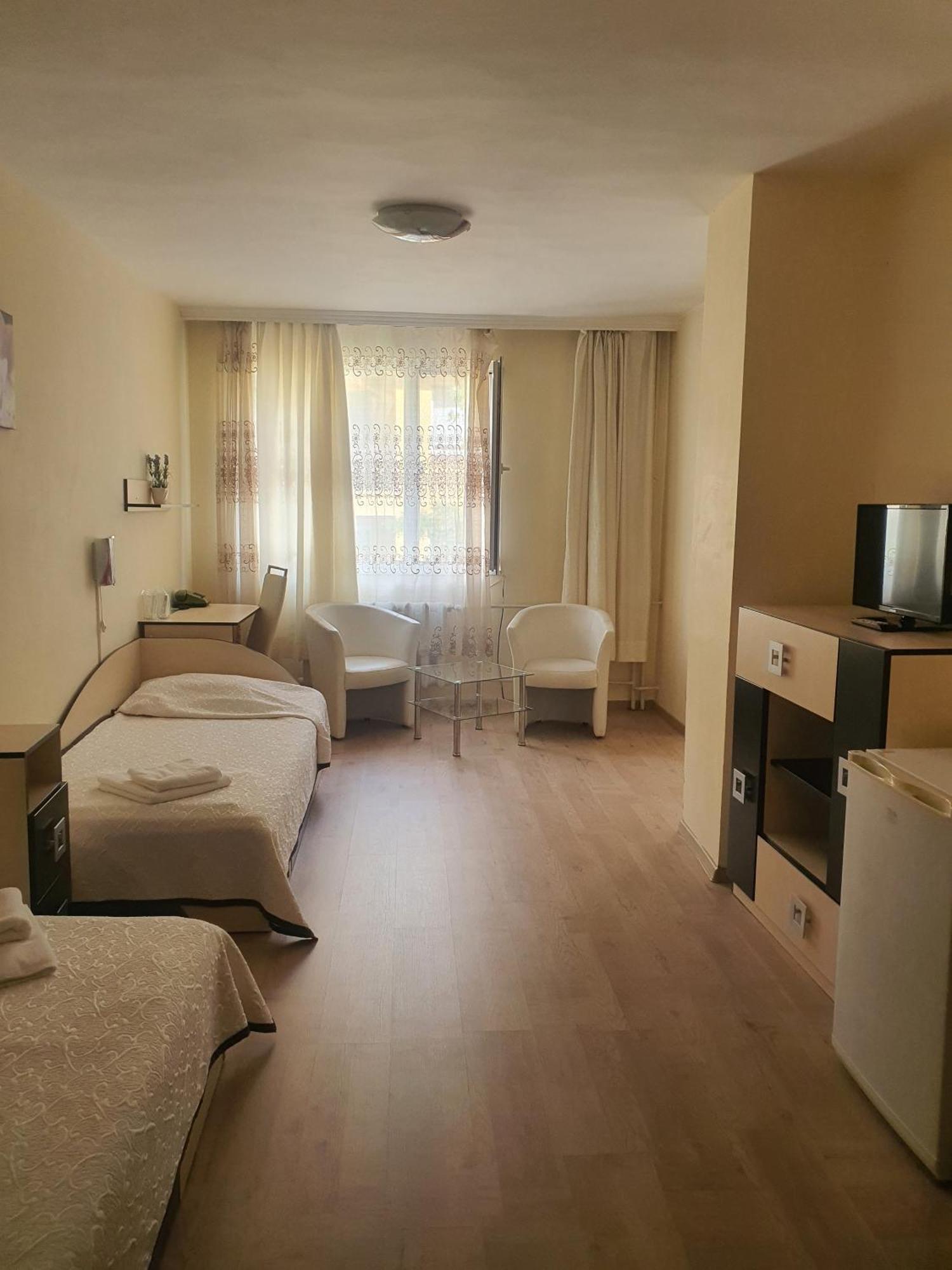 Family Hotel Central Μπουργκάς Εξωτερικό φωτογραφία