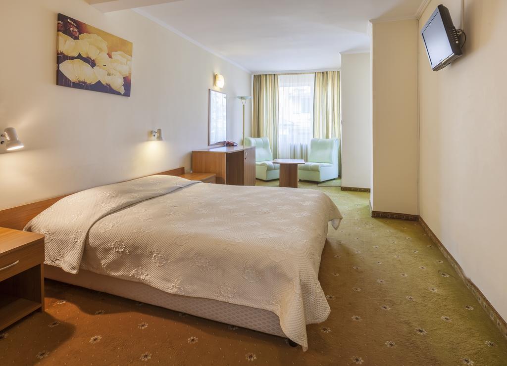 Family Hotel Central Μπουργκάς Δωμάτιο φωτογραφία